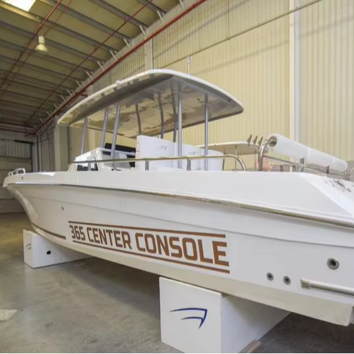 365 Sport Yacht With Luxury Center Console for Outboard Engine for Sport and Boat Usage